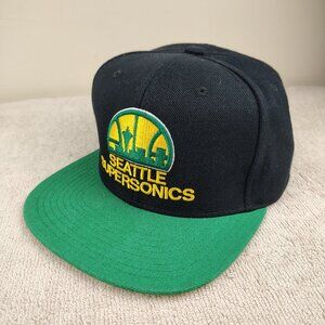 SEATTLE SUPERSONICS Snapback Hat Black Adjustable Mitchell Ness Embroidered Logo